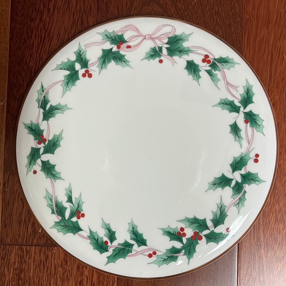 Mikasa Ribbon Holly Cheese & Cracker Board 10 1/2” Discontinued - Picture 1 of 8